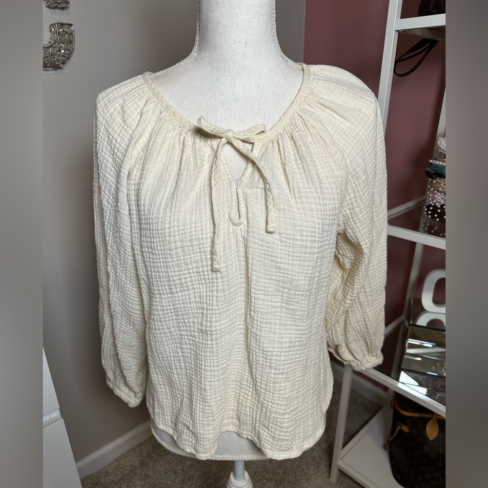 Universal Thread Cream Textured Blouse - Picture 2 of 8